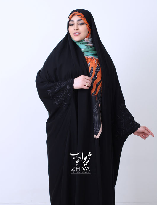 چادر دانشجویی گلدوزی سر آستین لاله