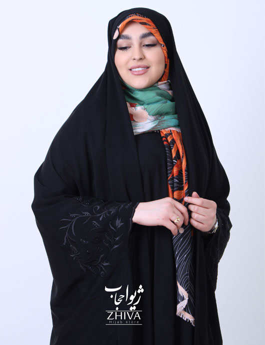 چادر دانشجویی گلدوزی سه برگ لاله