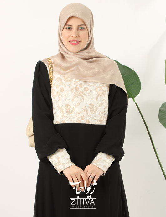 پيراهن مجلسی پوشیده گيتی
